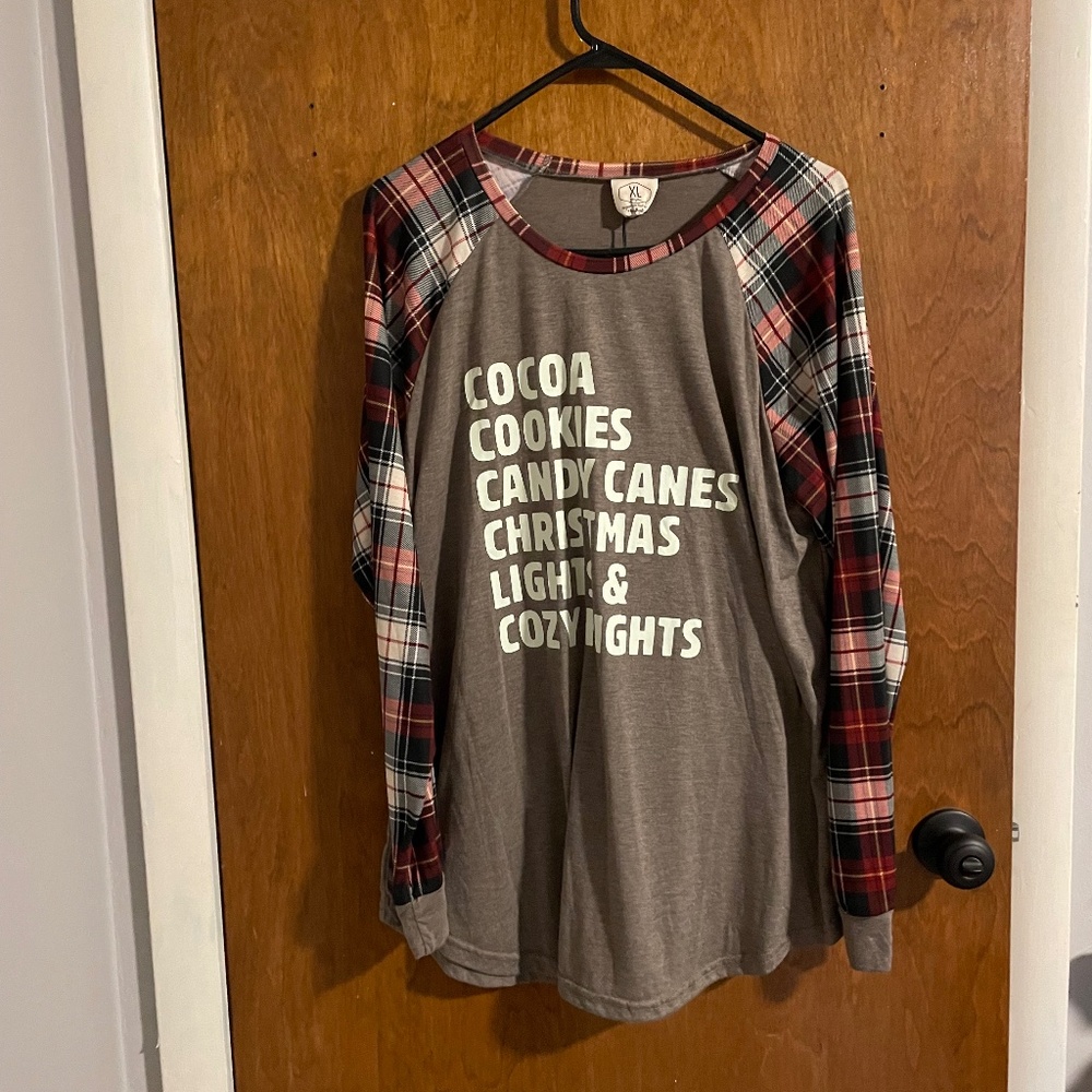 XL Holiday Graphic T